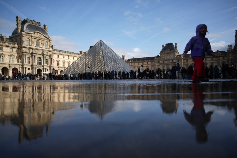 paris-prosecutor-says-2-suspects-in-the-louvre-jewel-heist-acknowledge-their-involvement