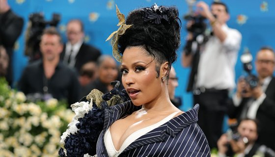 nicki-minaj-cancels-album-plans,-barbz-blame-jay-z