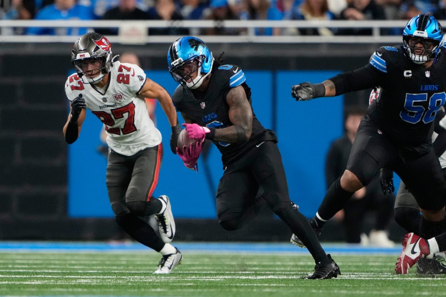 lions-bounce-back-and-beat-bucs-24-9