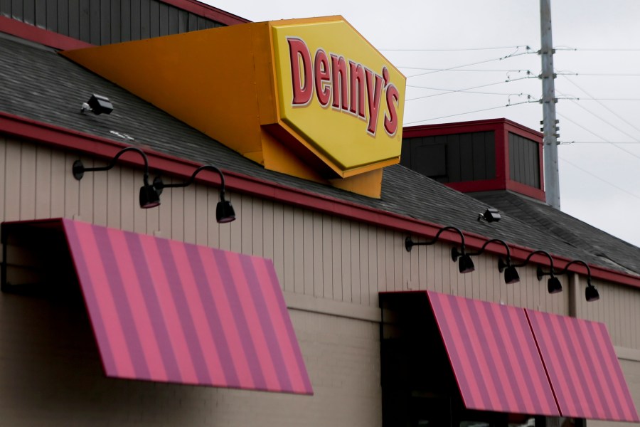 denny’s-to-be-acquired,-taken-private-in-$620m-deal