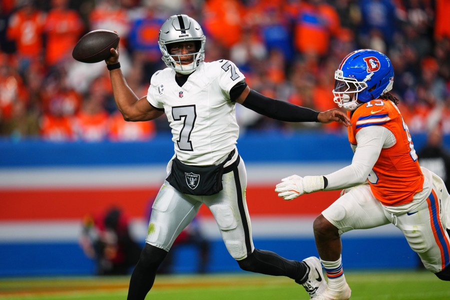 broncos’-defense-shines-in-10-7-squeaker-over-raiders