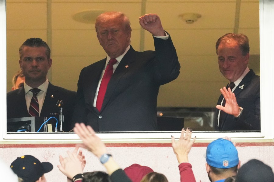 donald-trump-booed-as-1st-sitting-us-president-at-regular-season-nfl-game-since-carter-in-1978