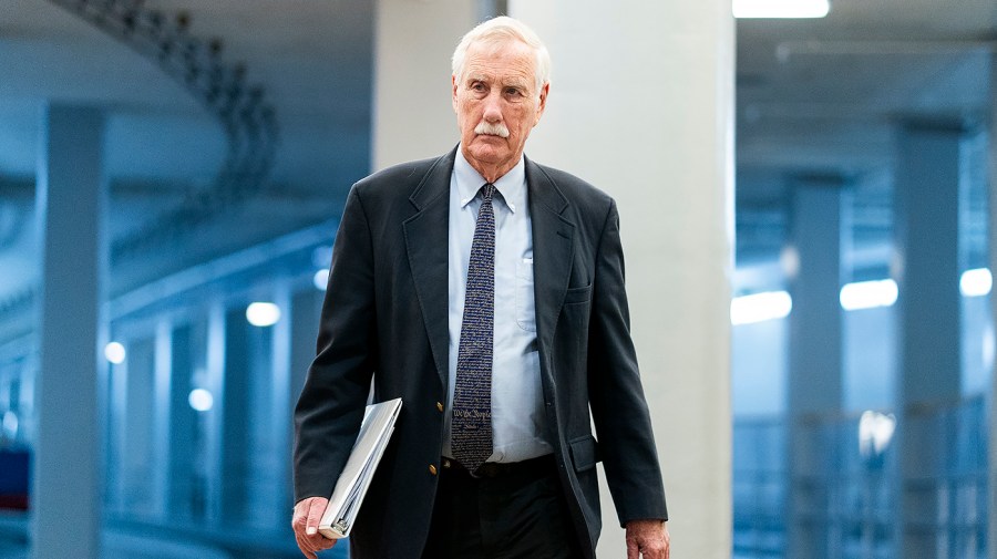 senate-has-enough-democratic-votes-to-reopen-government-after-40-day-shutdown