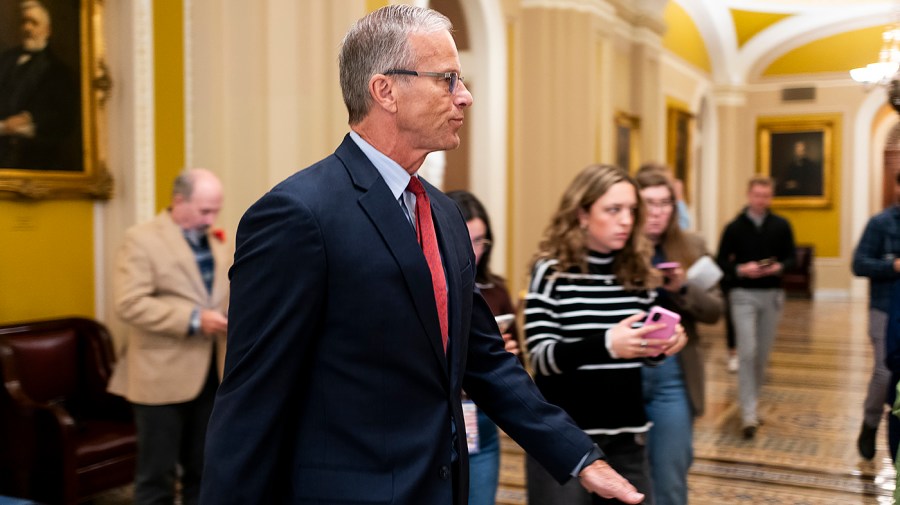 senate-votes-to-advance-proposal-to-end-40-day-government-shutdown