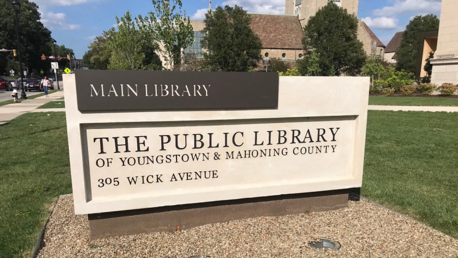 public-library-collecting-food-donations