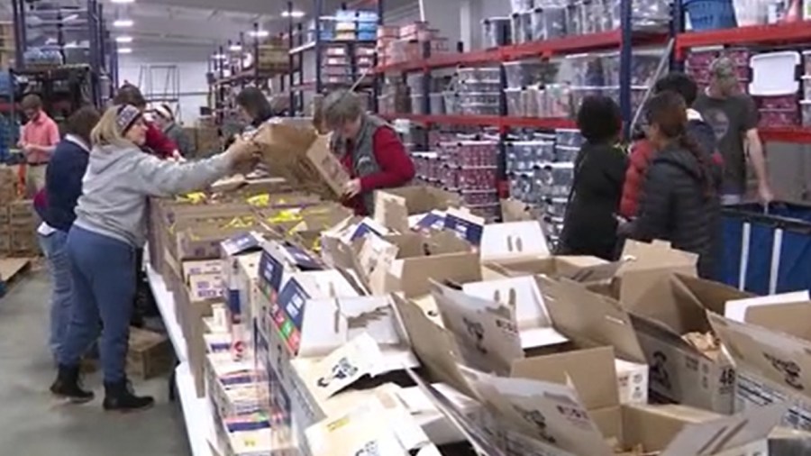 volunteers-pack-meal-kits-at-united-way-amid-snap-loss