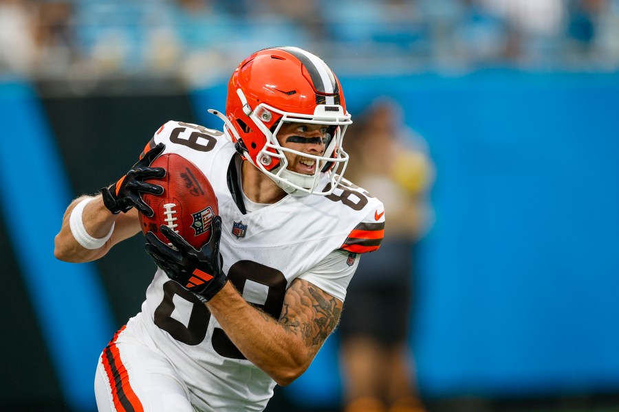 browns-sign-wide-receiver-to-the-active-roster
