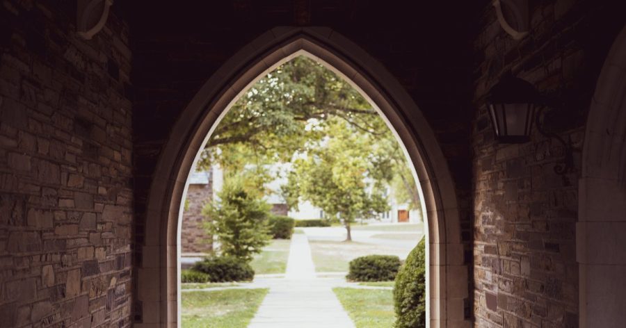 evolving-job-market,-soaring-loan-debt-drive-students-to-community-colleges