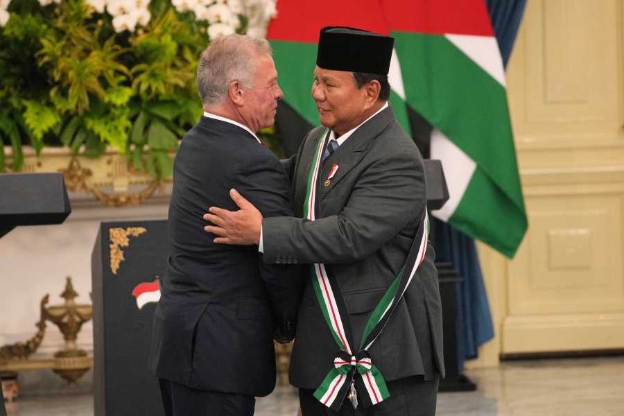 jordan’s-king-and-indonesia’s-leader-hold-talks-on-economic-ties-and-gaza