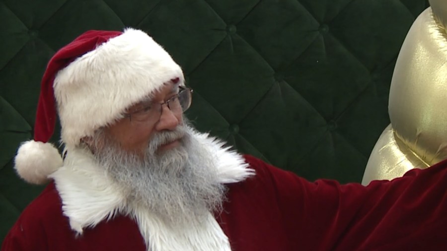 santa-to-visit-eastwood-mall