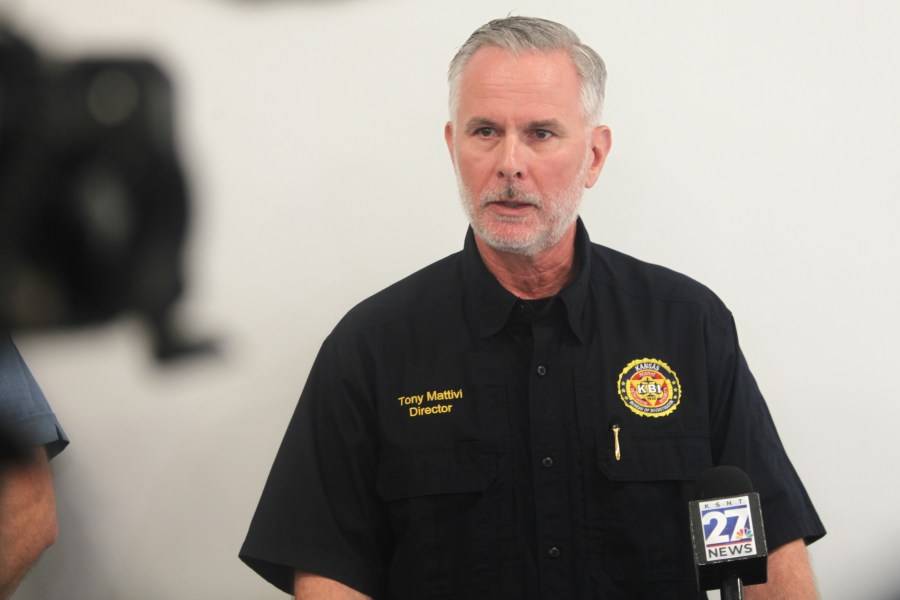 4-law-enforcement-officers-shot-in-rural-kansas