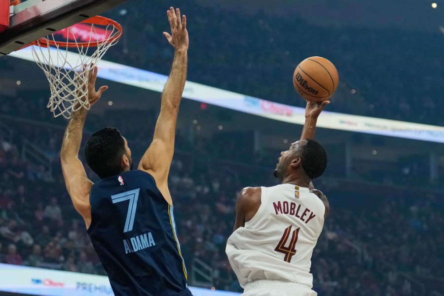mitchell-scores-30-as-cavaliers-rally-for-108-100-win-over-grizzlies
