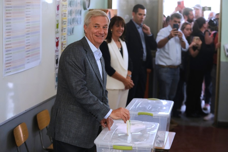 chile-votes-in-a-presidential-poll-pitting-a-communist-against-the-far-right