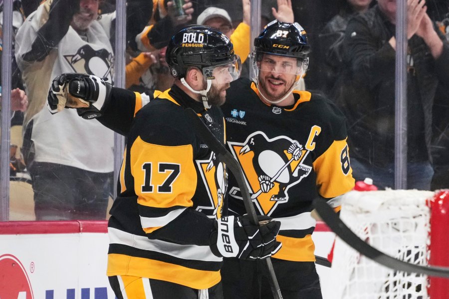crosby-shines-as-penguins-shut-out-predators-in-sweden