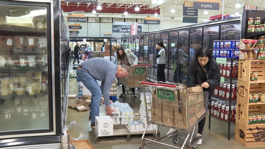 ‘boo-squad’-feeds-500-families-for-thanksgiving