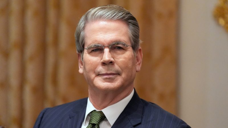 $2k-tariff-checks-would-go-to-‘working-families’:-bessent