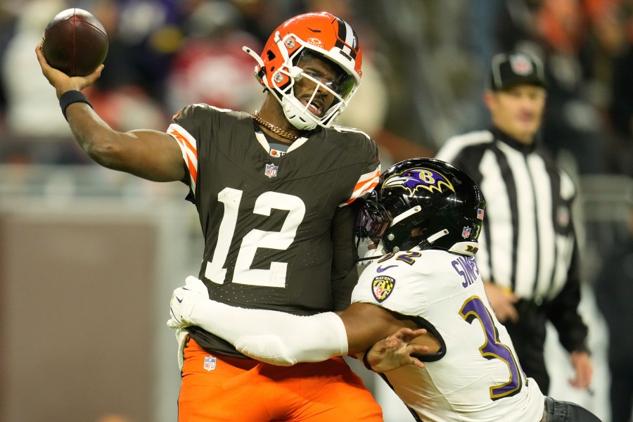despite-garretts’-4-sacks-browns-outdueled-by-ravens