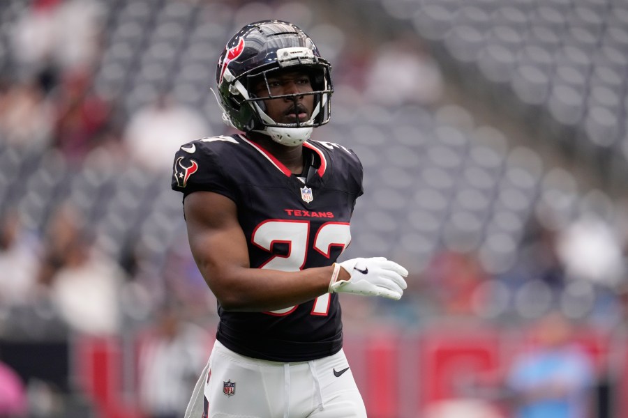browns-sign-pair-of-cornerbacks-to-the-active-roster