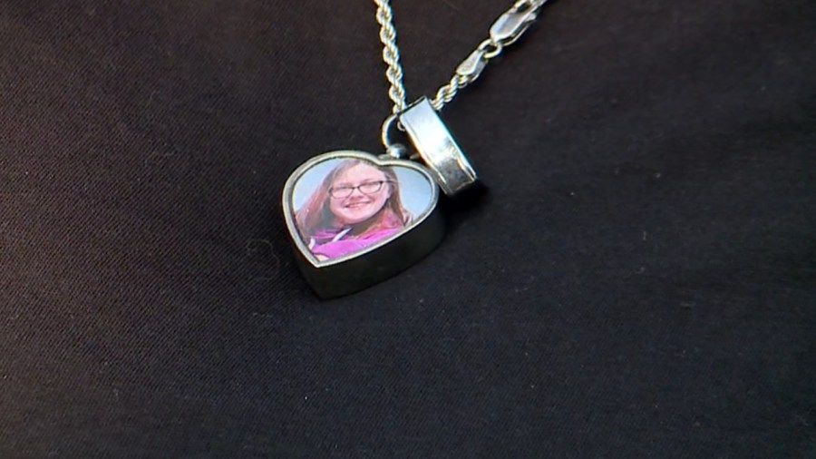 mother-holds-pet-donation-drive-in-daughter’s-memory