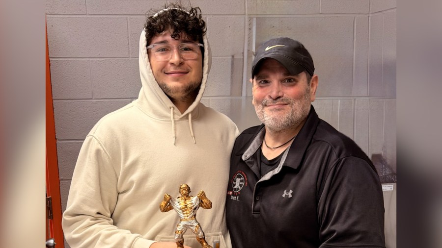 king-of-the-‘beasts’:-local-lineman-earns-annual-award