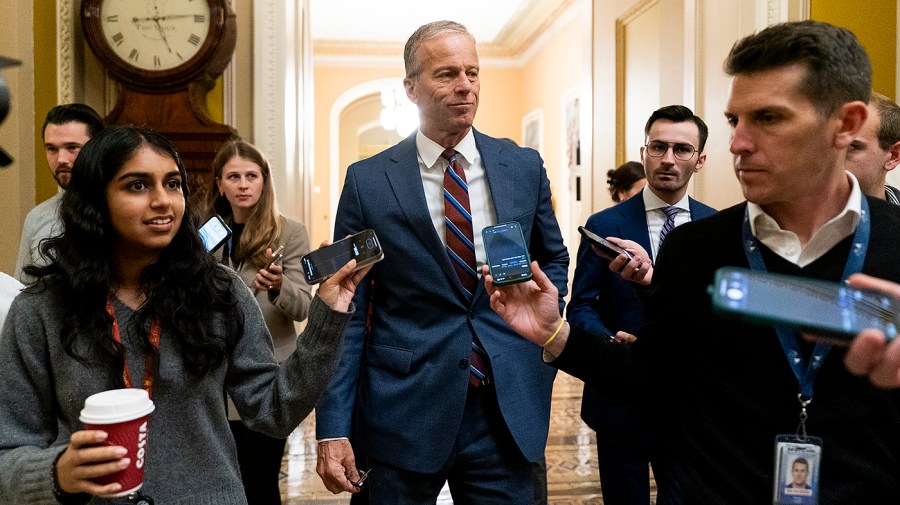 house-push-to-overturn-$500,000-cell-phone-litigation-provision-hits-thune-blockade