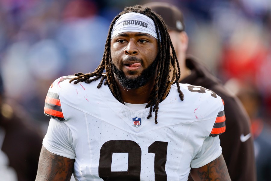 report:-browns-ink-pass-rusher-to-contract-extension