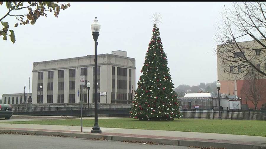 sharon-tree-lighting-ceremony-set