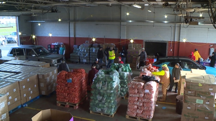 local-food-giveaway-feeds-1,000-families