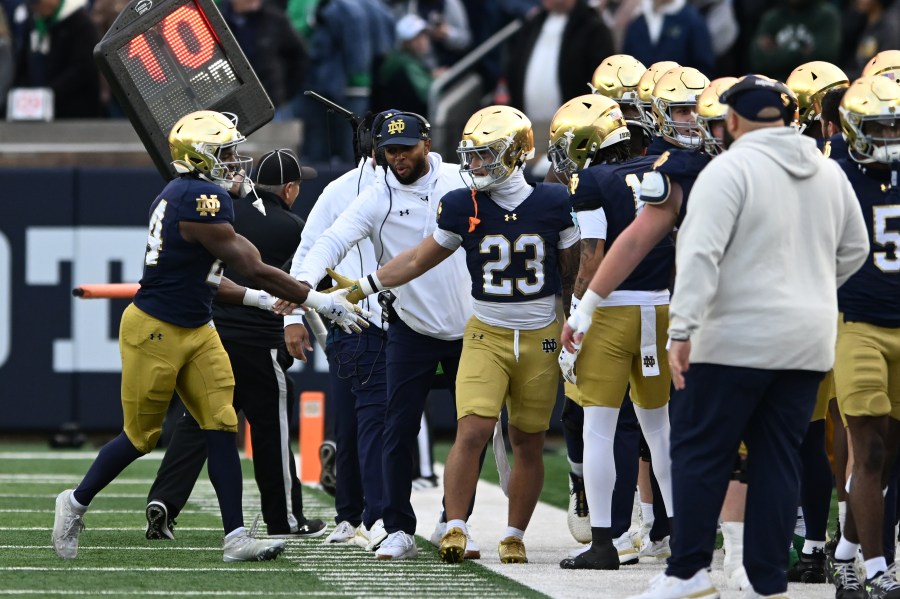 jeremiyah-love-scores-3-tds-as-no.-9-notre-dame-overwhelms-injury-ravaged-syracuse-70-7