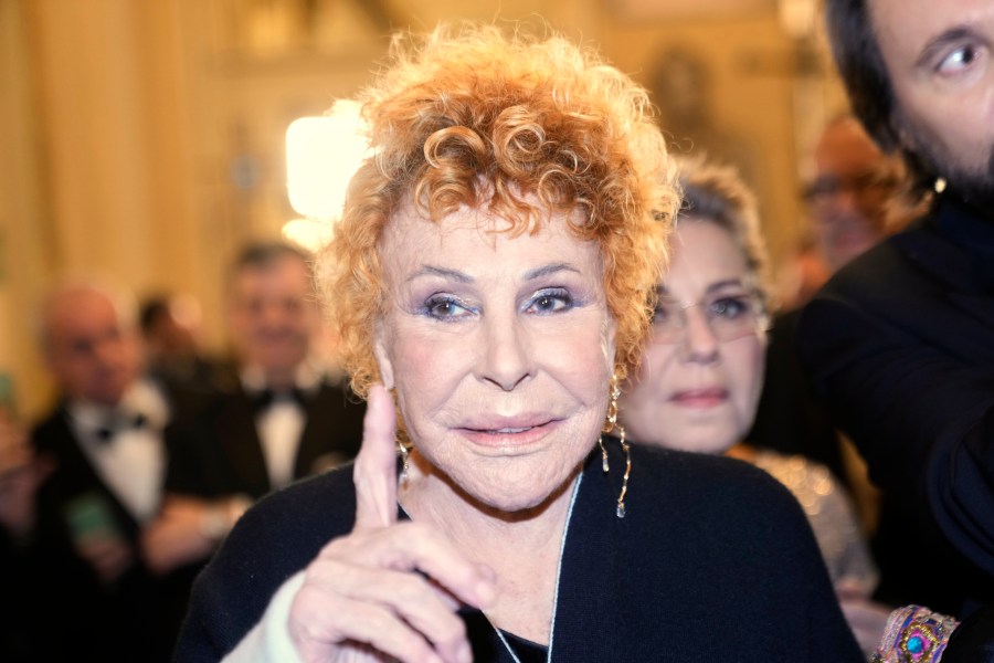 beloved-italian-singer-ornella-vanoni,-whose-iconic-career-spanned-70-years,-dies-at-91