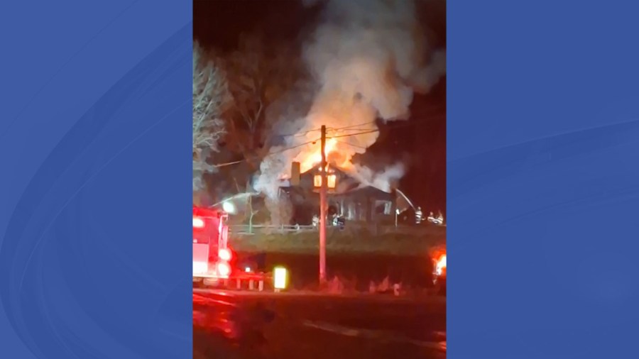 crews-battle-house-fire-in-trumbull-county