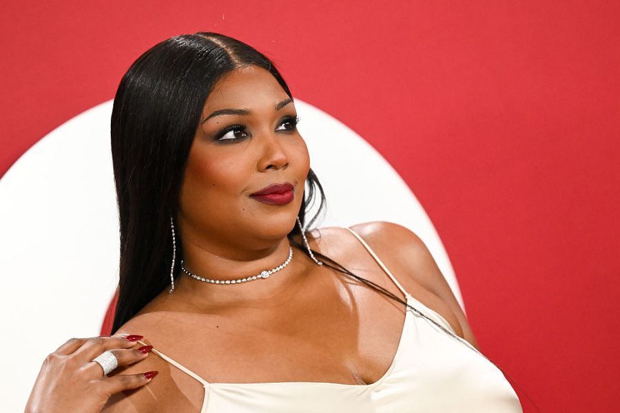 lizzo-reveals-she-was-suicidal-at-start-of-weight-loss-journey