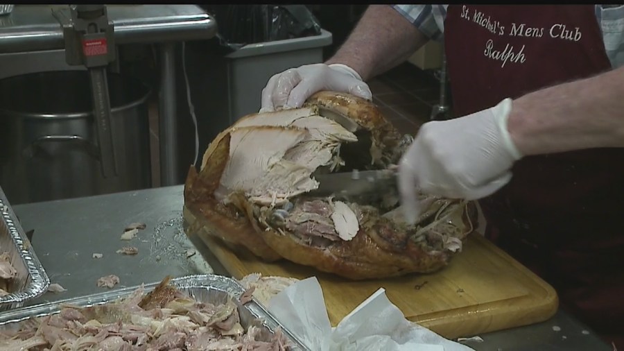 canfield-church-prepares-turkey-feast