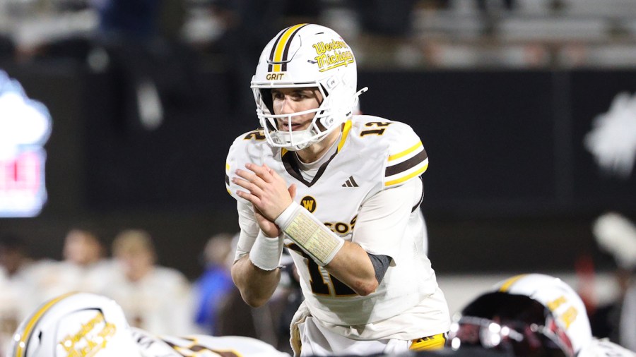 lowry-powers-wmu-to-8th-win,-mac-title-game-berth