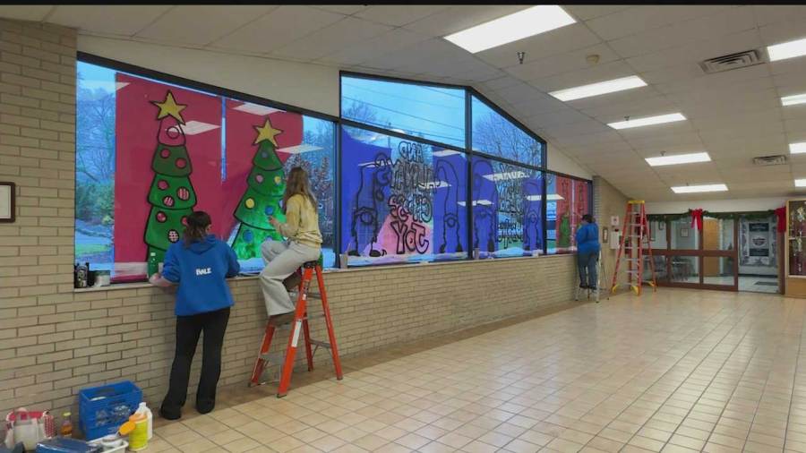 students-paint-city-hall-on-first-day-of-thanksgiving-break