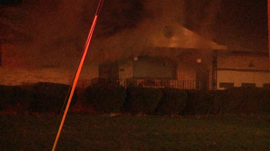 family-escapes-house-fire-in-boardman