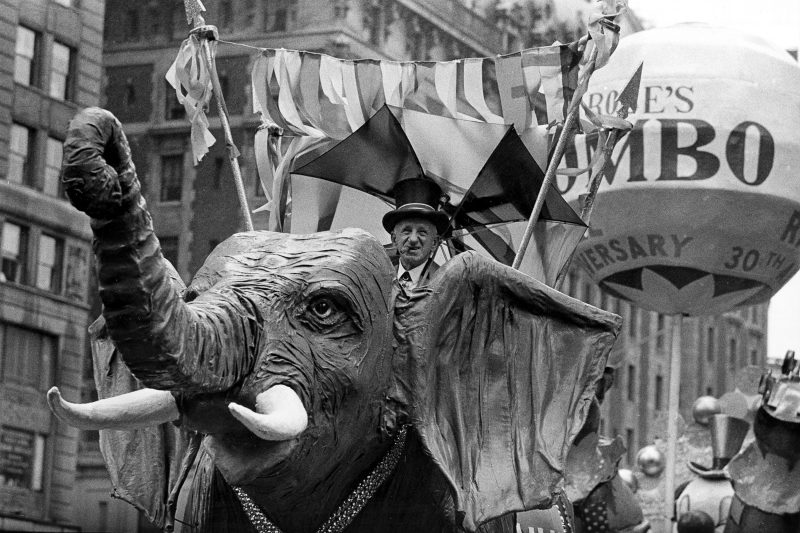 photos:-macy’s-thanksgiving-day-parade-through-the-decades