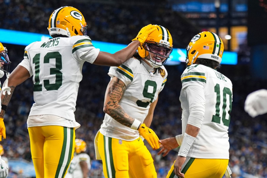 love-matches-career-high,-lifting-packers-to-31-24-win-over-lions