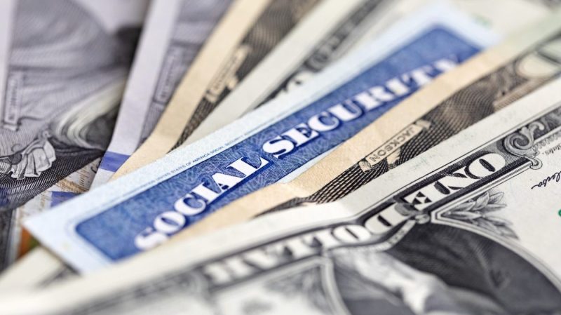 with-upcoming-change,-here’s-the-age-you-can-retire-at-and-receive-full-social-security-benefits