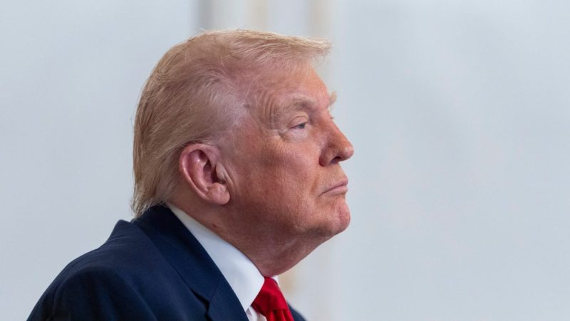 trump-approval-rating-drops-to-new-low:-poll