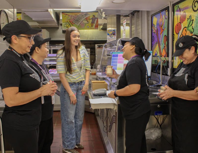 teen-uses-candle-business-to-pay-off-school’s-lunch-debt