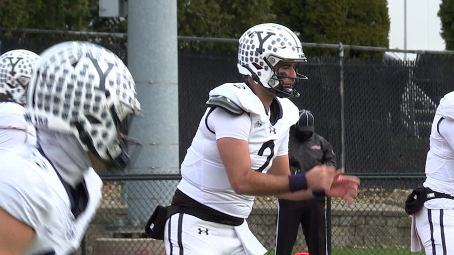 yale-storms-back-with-29-straight-to-stun-ysu