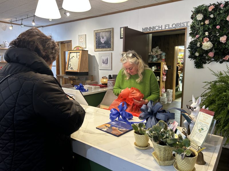 west-virginia-floral-shop-creates-for-a-mourning-community