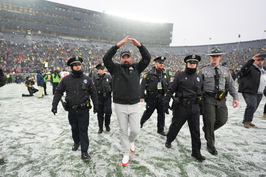 ohio-state-battles-for-big-ten-title-and-top-seed-in-cfp