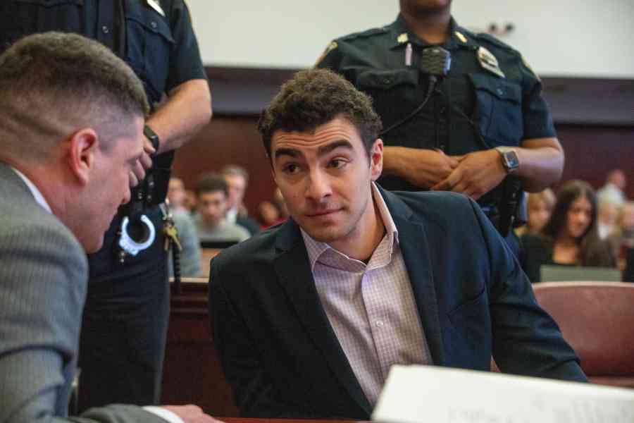 police-bodycam-footage-played-in-court-shows-the-minutes-leading-up-to-luigi-mangione’s-arrest