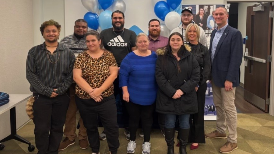 non-profit-awards-10,-$500-grants-to-mahoning-county-caregivers