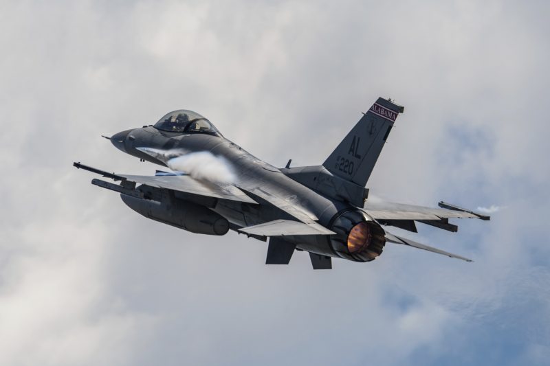 pilot-ejects-before-f-16-thunderbird-crashes-in-california