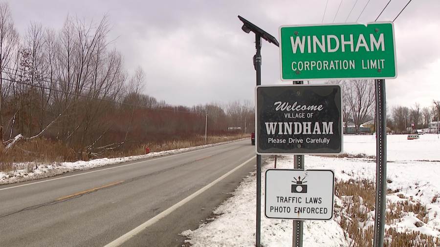 officers-in-ohio-village-are-doing-this-instead-of-issuing-tickets-this-holiday-season