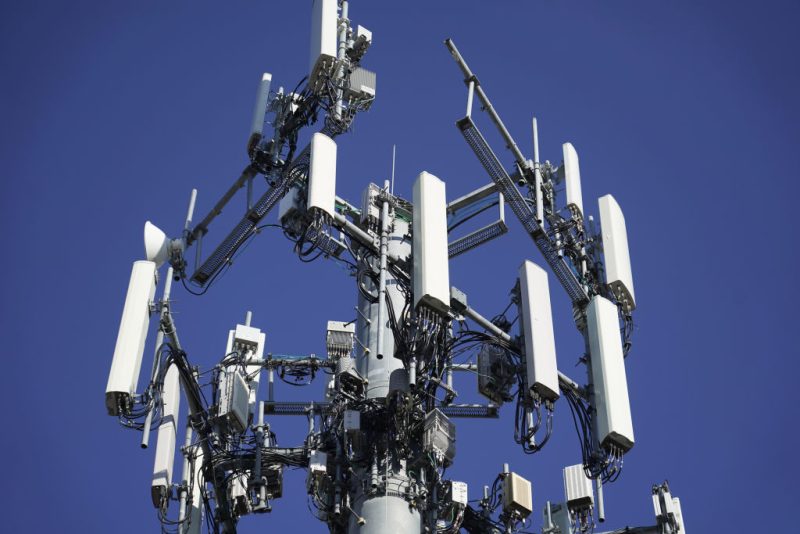 who-has-the-best-coverage?-new-fcc-data-compares-verizon,-t-mobile,-at&t-in-every-state