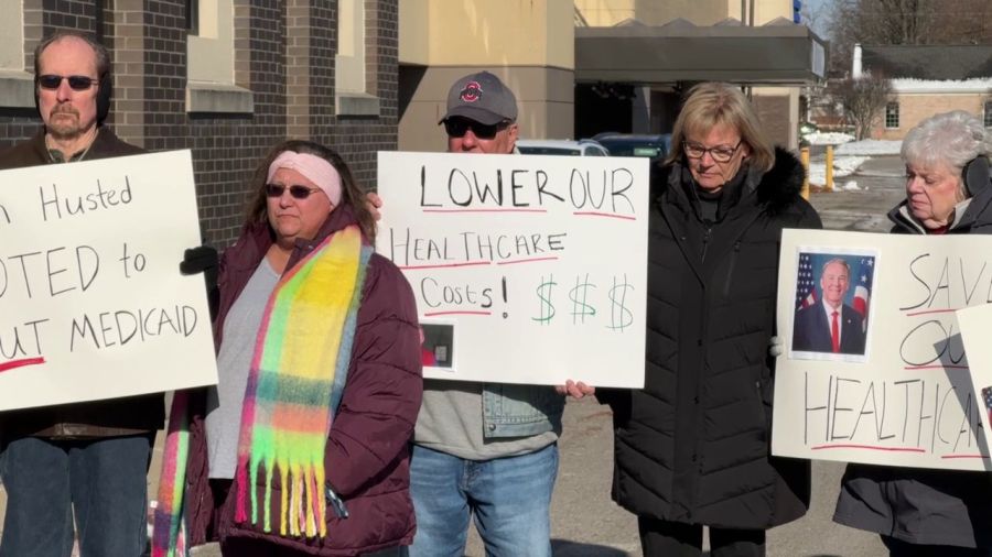 local-group-gathers-in-warren-to-push-for-aca-tax-credit-extention